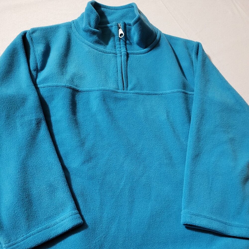 Sue & Sam Girls NWT Size 5-6 polyester Fleece Top.